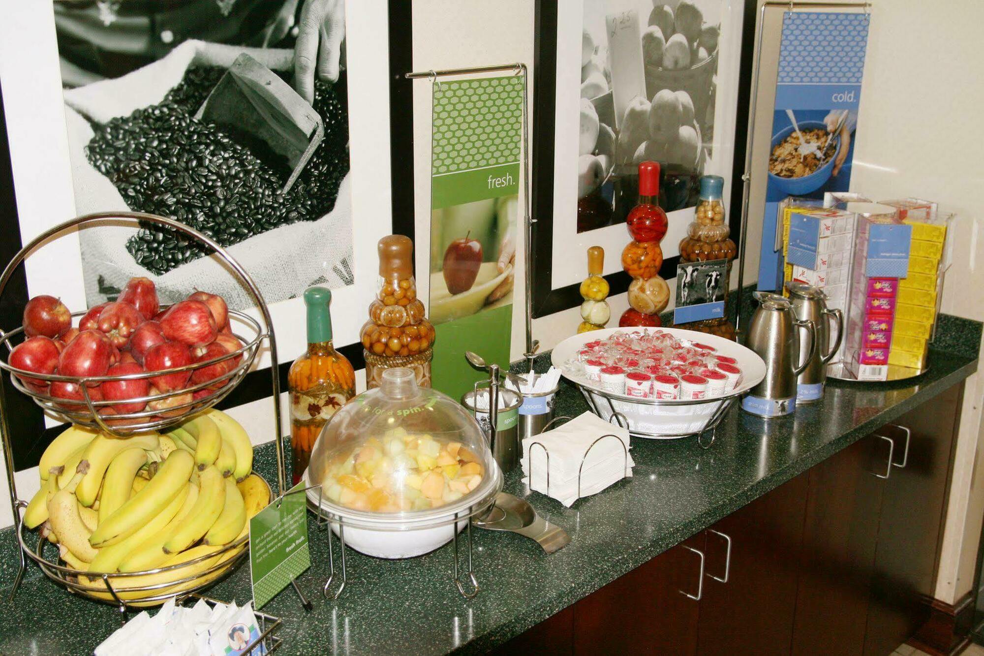 Hampton Inn Roanoke/Hollins - I-81 Restoran fotoğraf